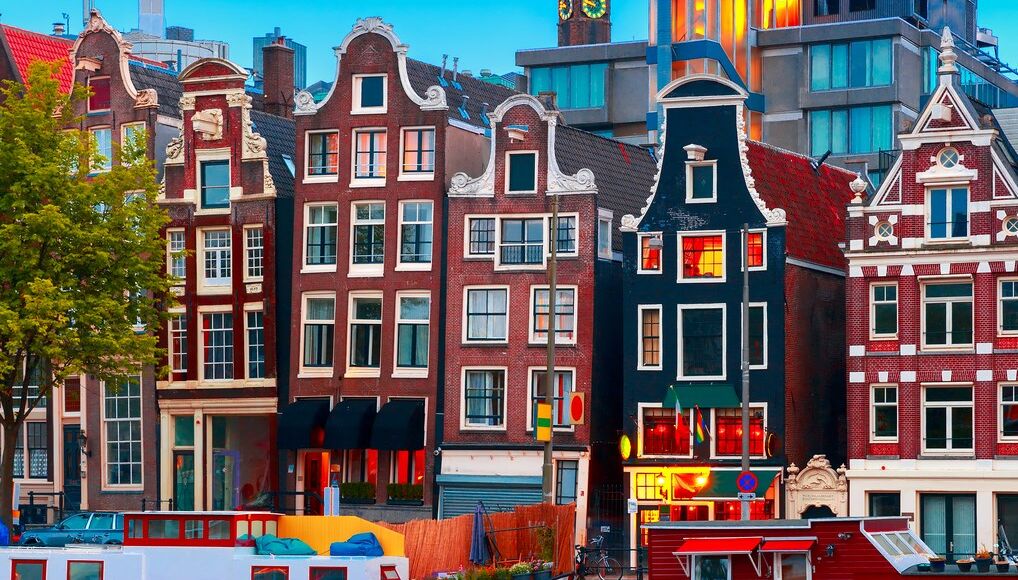 عدد سكان هولندا