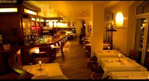 مطعم قدموس اللبناني 