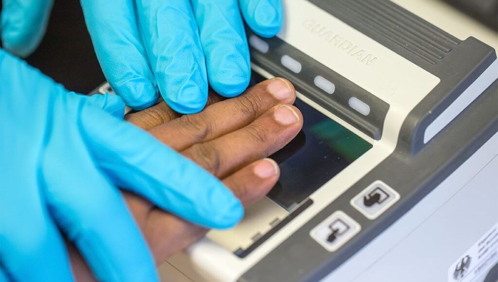 تعبيرية -كسر البصمة في بلجيكا