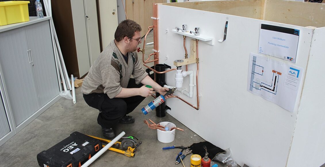 سباك - فرص عمل في هولندا للسباكين