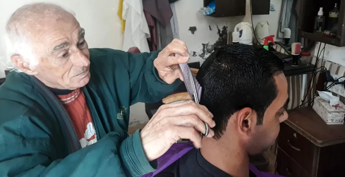 حلاق - فرص عمل في فرنسا لمصففي الشعر